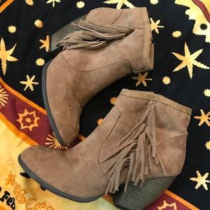 Leather fringe heeled boots